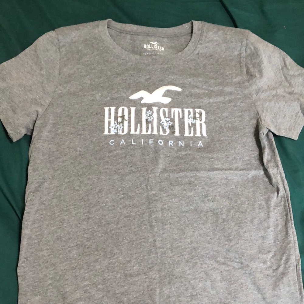 Embroidered hollister tee